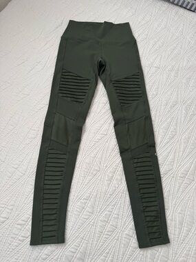 ALO High-Waist Olive Green Ribbed Panel Leggings